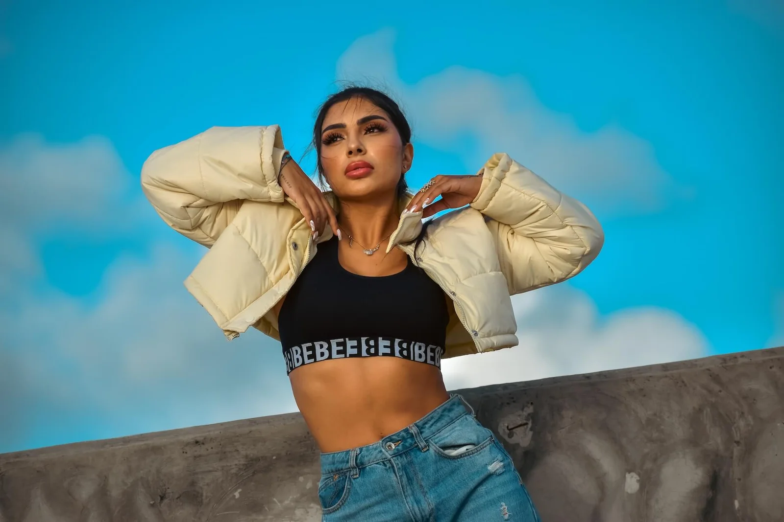 ThreadNest Store -ThreadNest Store 10 differences between a tank top manufacturer and a crop top manufacturer. Which is more popular amongst women crop top or tank top